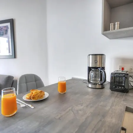 Bright And Beautifully Furnished Close To Seafront Bfra1-2 * Gzira