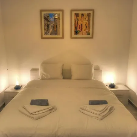 Bright And Beautifully Furnished Close To Seafront Bfra1-2 شقة Gzira