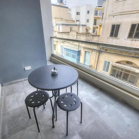 Bright And Beautifully Furnished Close To Seafront Bfra1-2