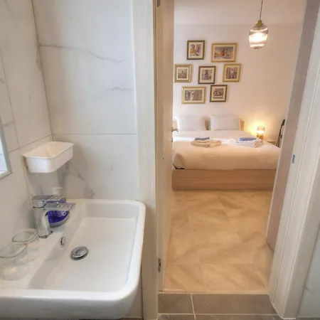 Bright And Beautifully Furnished Close To Seafront Bfra1-2 شقة Gzira